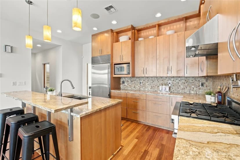 Property photo for 19408 Richmond Beach Drive Nw #a, Shoreline photo 10