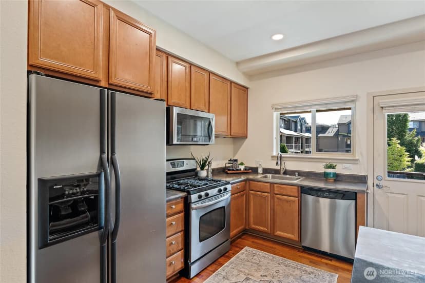 Property photo for 4824 Pointes Drive, Mukilteo photo 17