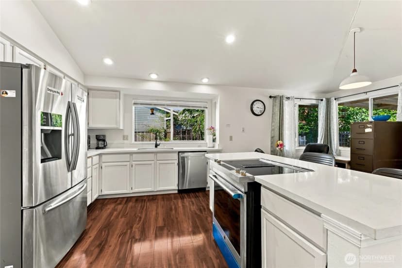 Property photo for 7501 93rd Ave Ct Sw, Tacoma photo 6