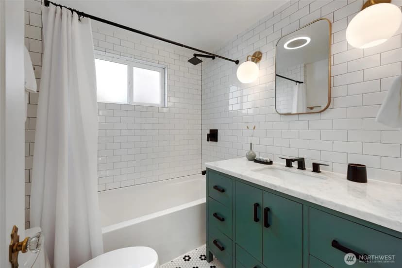 Property photo for 6527 12th Avenue Nw, Seattle photo 13