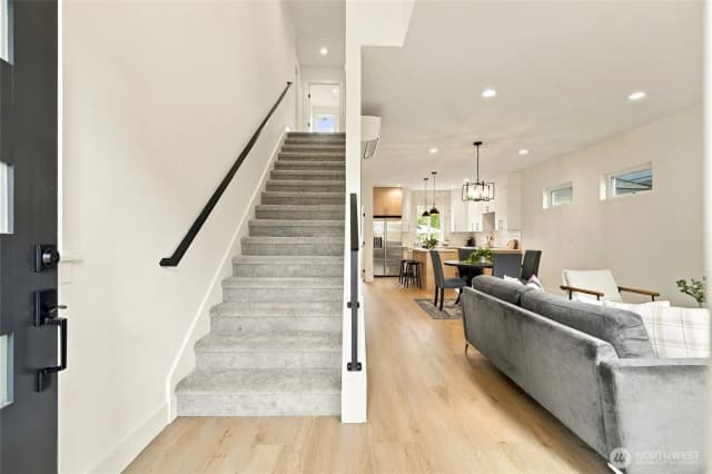 Property photo for 5513 Fleming Street #b, Everett photo 3