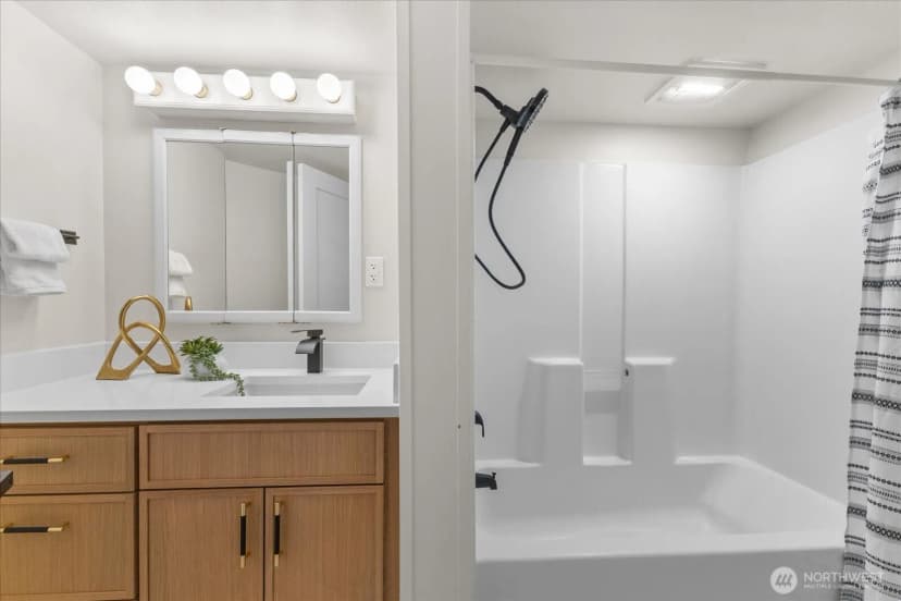 Property photo for 3254 Nw Market Street, Seattle photo 23