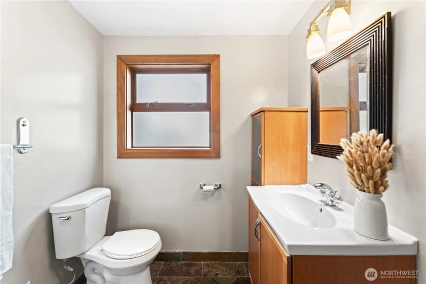 Property photo for 3920 Ne 157th Place, Lake Forest Park photo 29