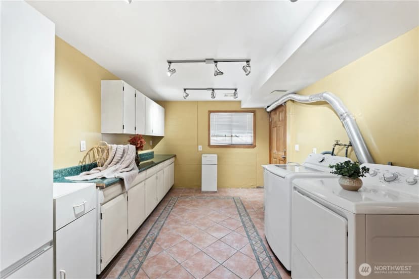 Property photo for 3920 Ne 157th Place, Lake Forest Park photo 30