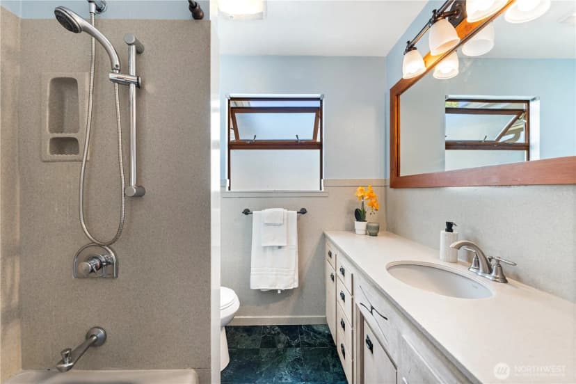 Property photo for 3920 Ne 157th Place, Lake Forest Park photo 20