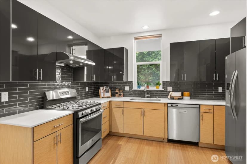 Property photo for 3423 Beacon Avenue S, Seattle photo 7