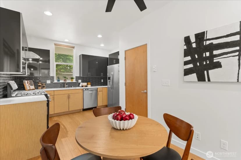 Property photo for 3423 Beacon Avenue S, Seattle photo 6