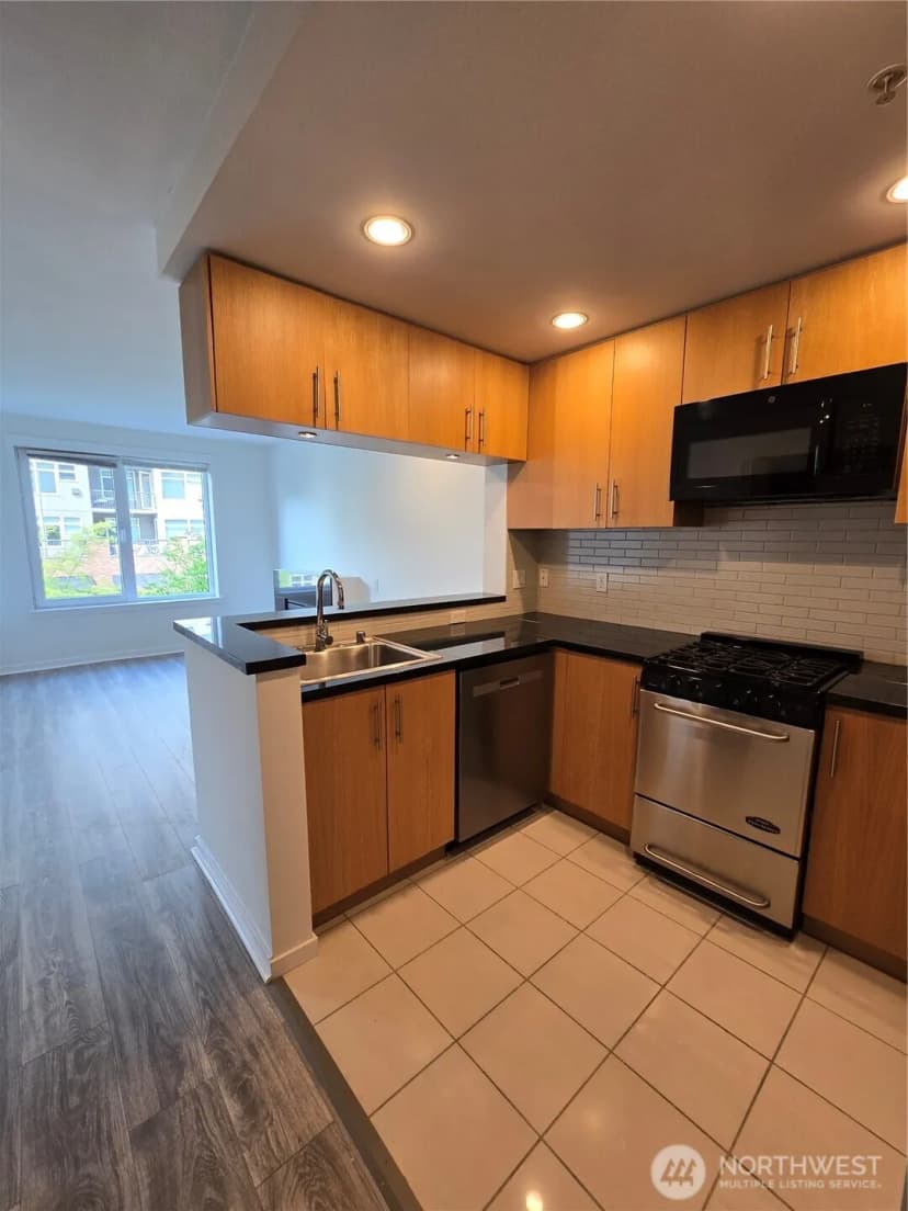 Property photo for 2721 1st Avenue #204, Seattle photo 14