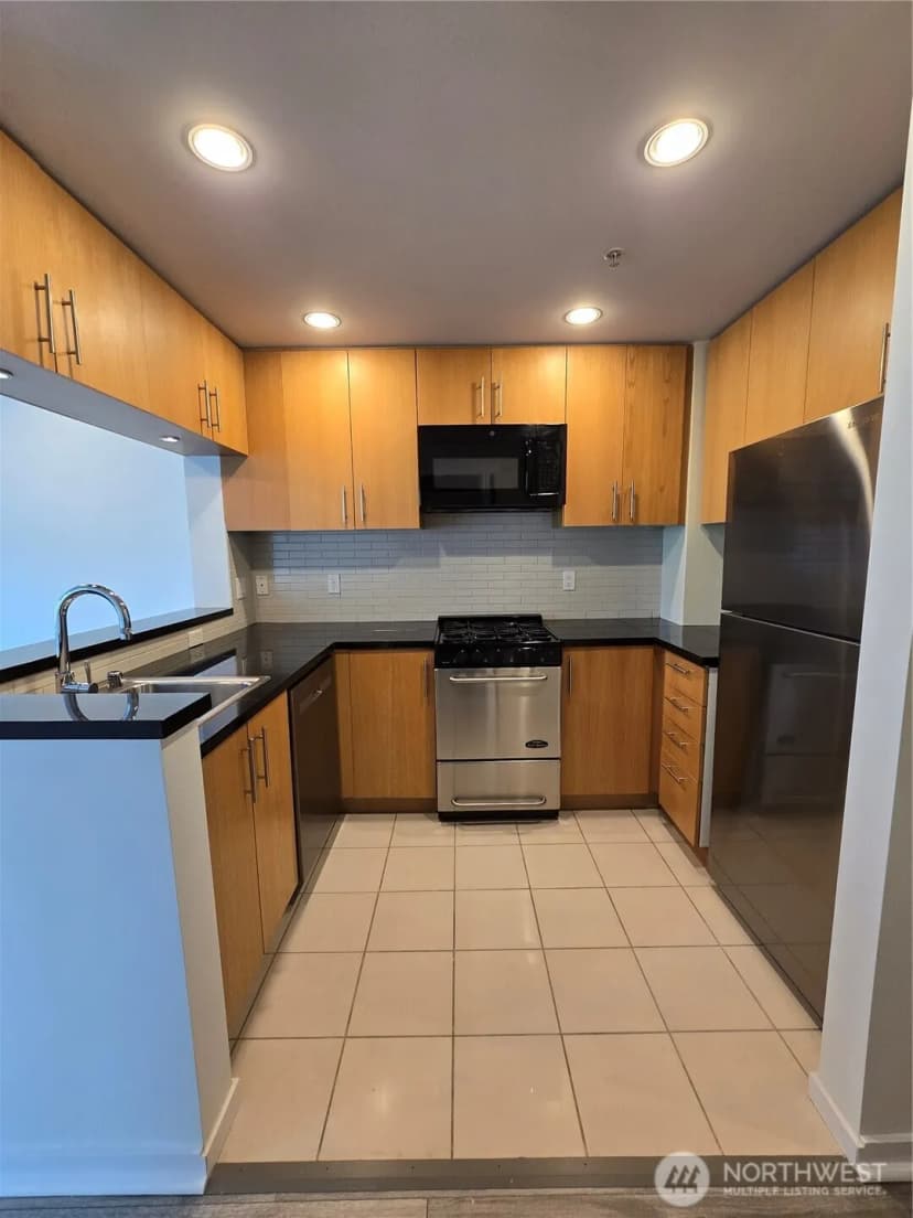 Property photo for 2721 1st Avenue #204, Seattle photo 16