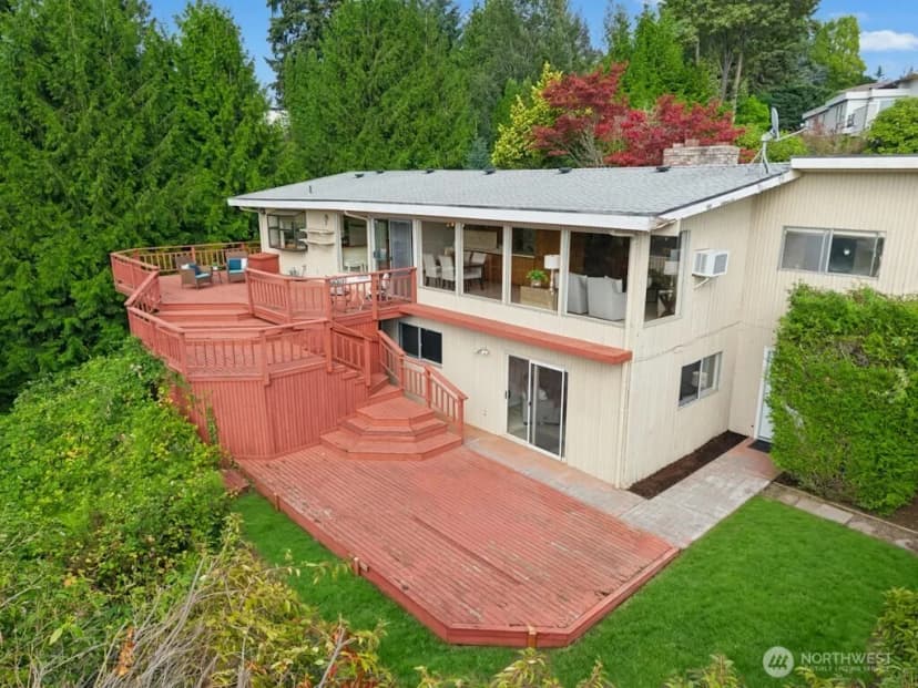Property photo for 1909 89th Place Ne, Clyde Hill photo 37