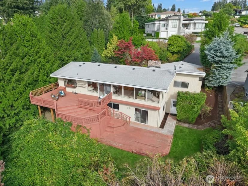 Property photo for 1909 89th Place Ne, Clyde Hill photo 33
