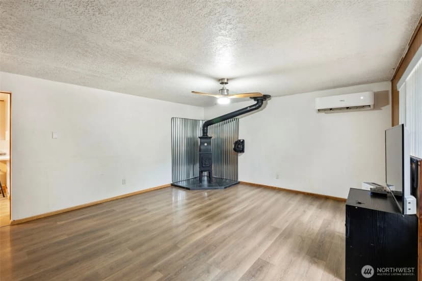 Property photo for 1003 E Street, Vader photo 5