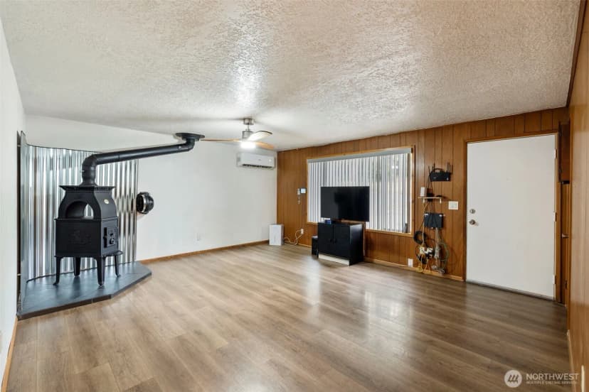 Property photo for 1003 E Street, Vader photo 3