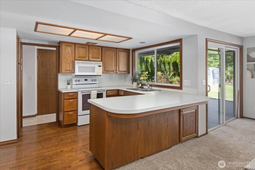 Property photo for 628 Russell Road, Snohomish photo 15