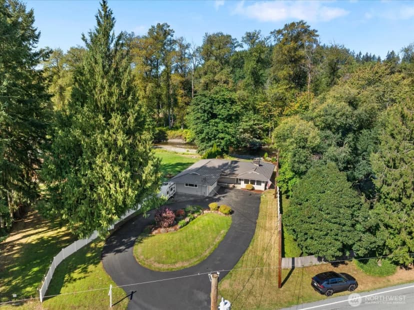 Property photo for 628 Russell Road, Snohomish photo 2
