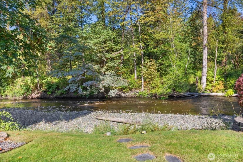 Property photo for 628 Russell Road, Snohomish photo 4