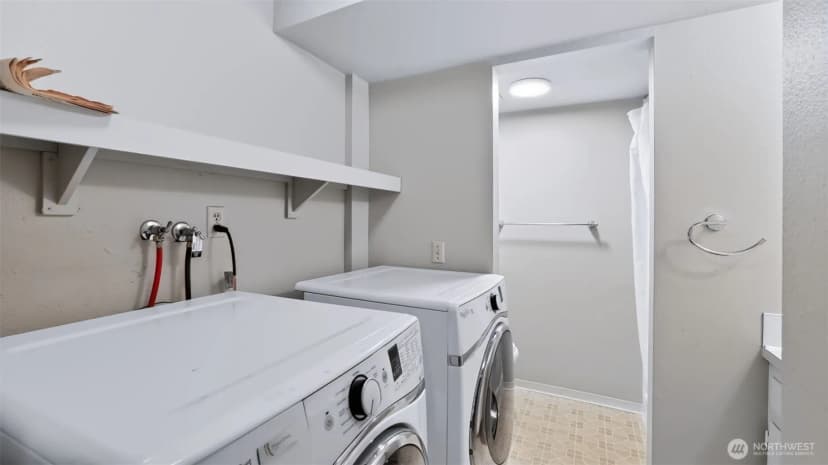 Property photo for 10403 Ne 115th Place #l46, Kirkland photo 17
