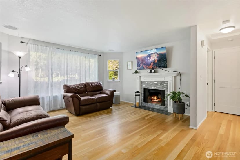 Property photo for 9228 49th Avenue W, Mukilteo photo 3