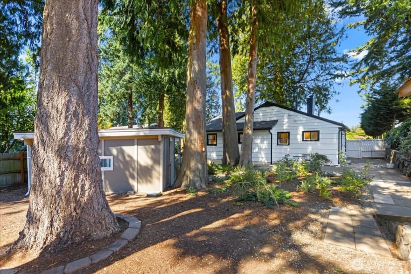 Property photo for 825 Nw 180th Street, Shoreline photo 25