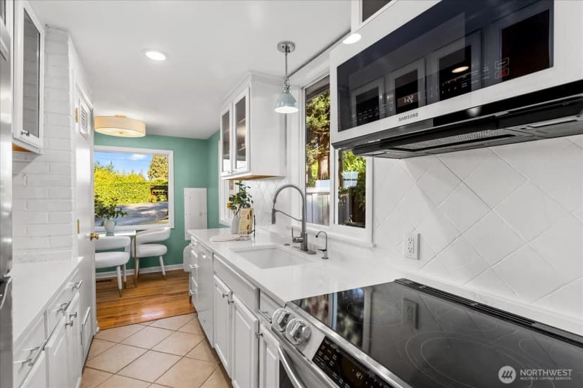 Property photo for 825 Nw 180th Street, Shoreline photo 14