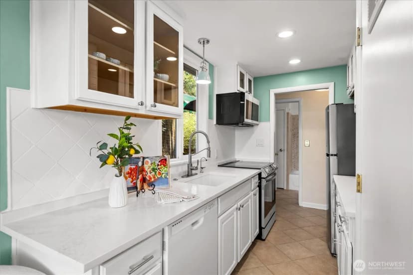 Property photo for 825 Nw 180th Street, Shoreline photo 13