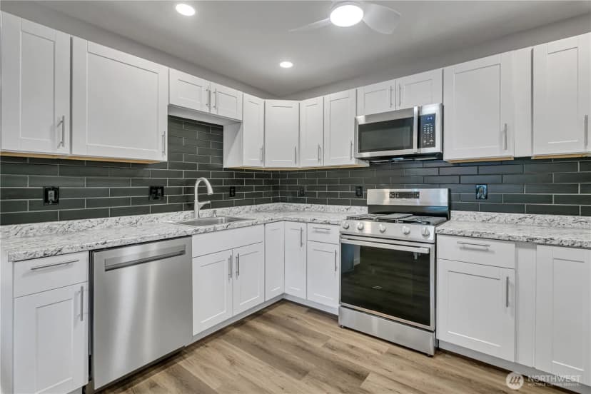 Property photo for 14322 Admiralty Way #31, Lynnwood photo 9