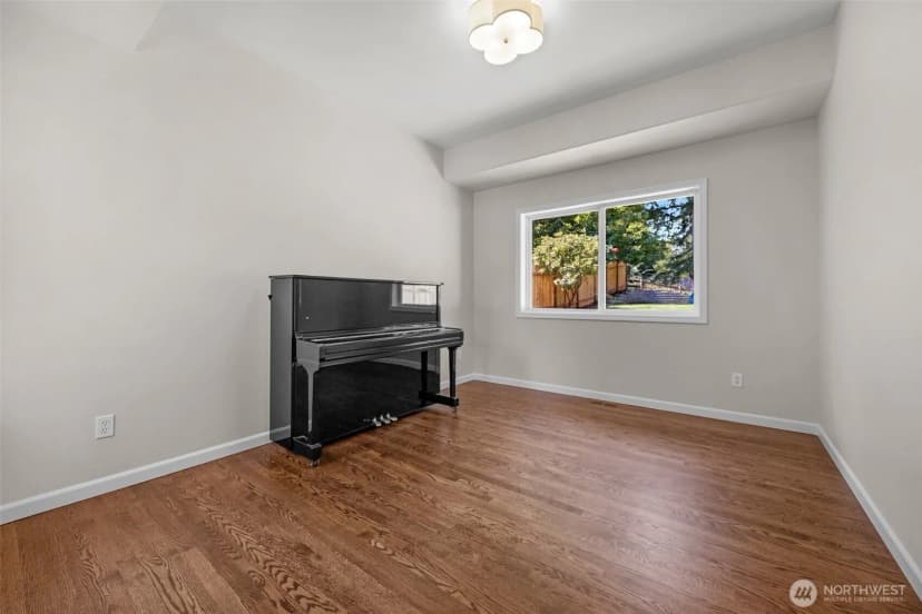 Property photo for 5226 Narbeck Avenue, Everett photo 8