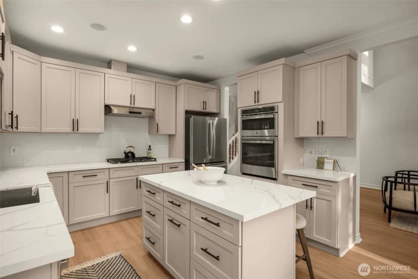 Property photo for 1102 Bellevue Way Se #2, Bellevue photo 12