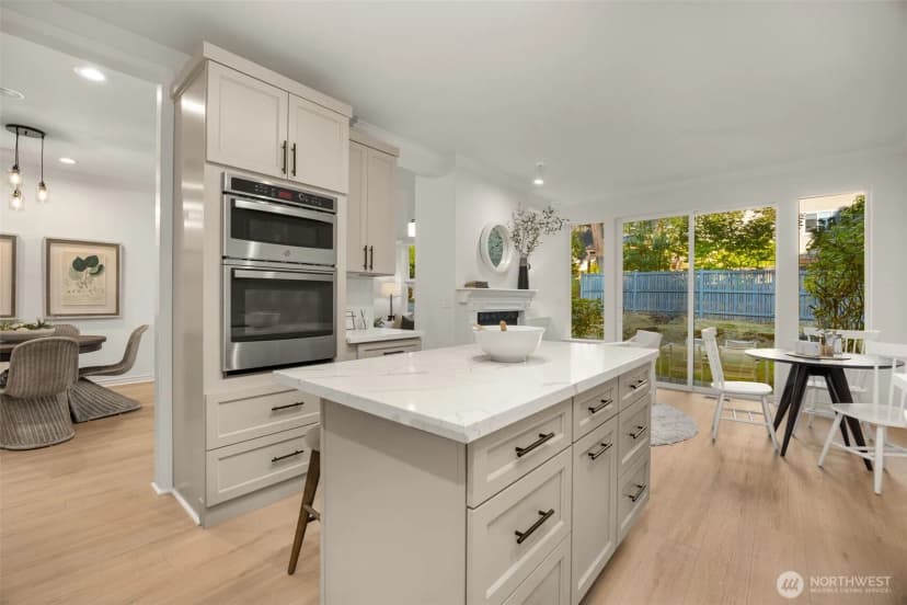 Property photo for 1102 Bellevue Way Se #2, Bellevue photo 10