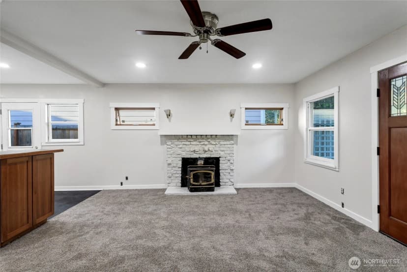 Property photo for 13026 Lake City Boulevard Sw, Lakewood photo 3