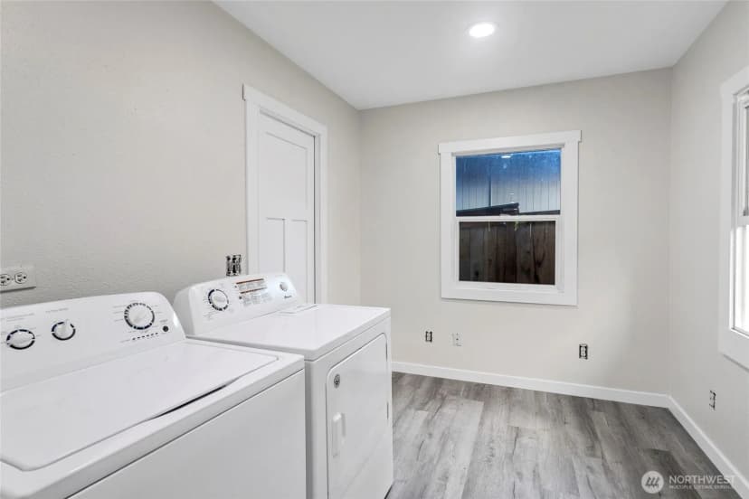 Property photo for 13026 Lake City Boulevard Sw, Lakewood photo 8