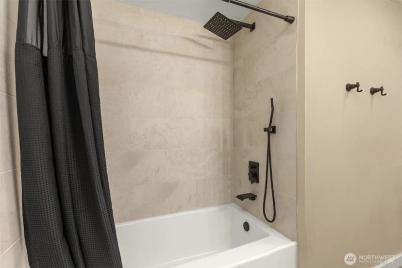 Property photo for 212 143rd Street Se, Lynnwood photo 16
