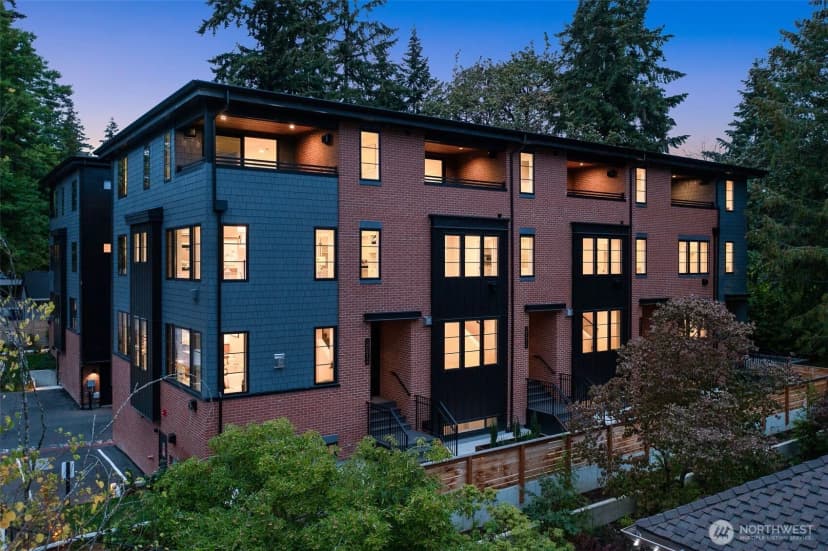 Property photo for 11223 Ne 13th Lane, Bellevue photo 2