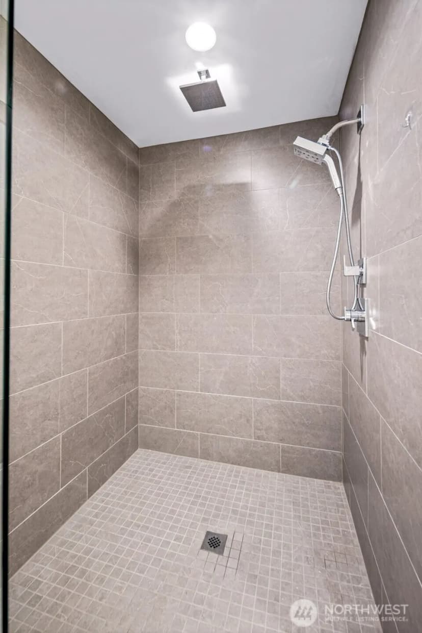 Property photo for 11223 Ne 13th Lane, Bellevue photo 25
