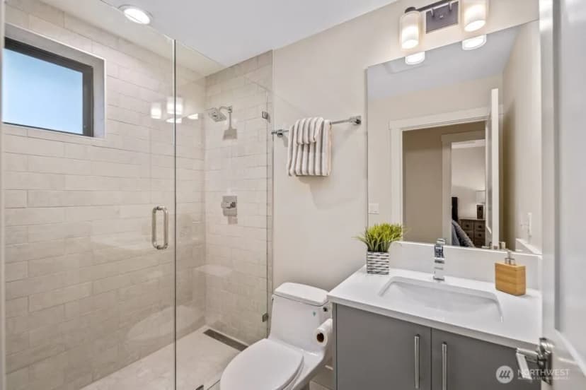 Property photo for 11223 Ne 13th Lane, Bellevue photo 28