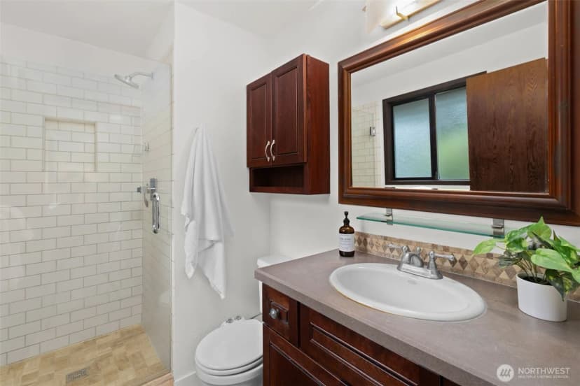 Property photo for 21803 Ne 17th Court, Sammamish photo 16