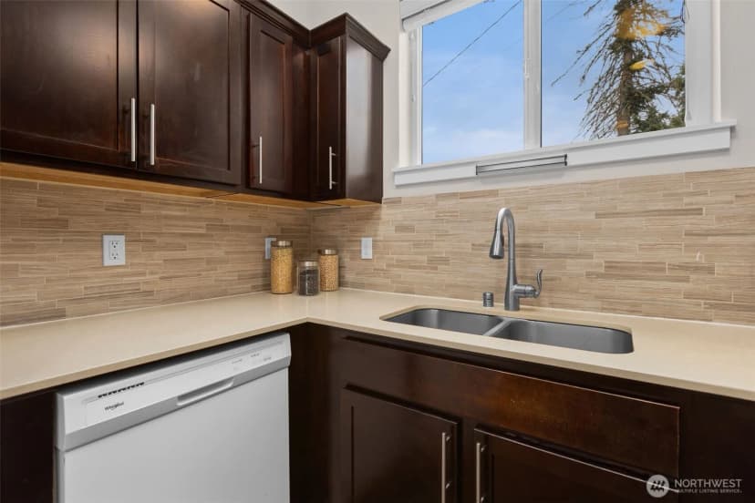 Property photo for 221 1st Place Ne, Issaquah photo 7