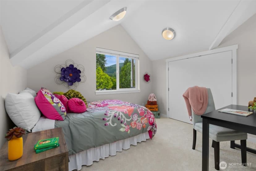 Property photo for 221 1st Place Ne, Issaquah photo 15