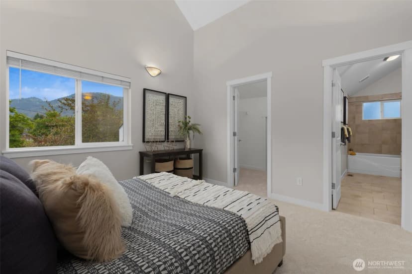 Property photo for 221 1st Place Ne, Issaquah photo 10
