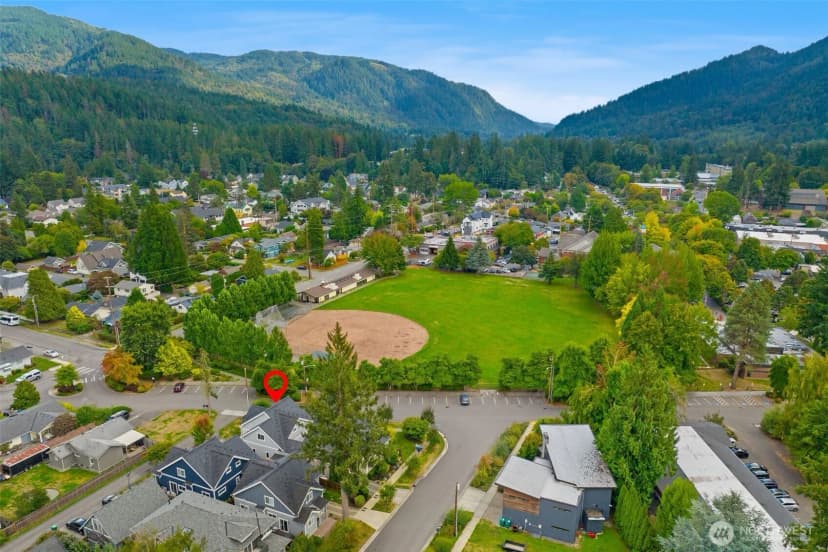 Property photo for 221 1st Place Ne, Issaquah photo 23
