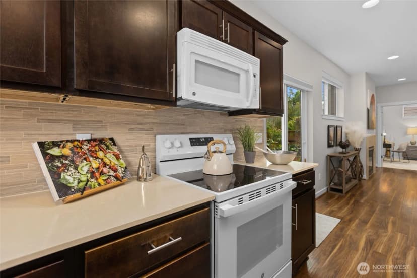 Property photo for 221 1st Place Ne, Issaquah photo 8