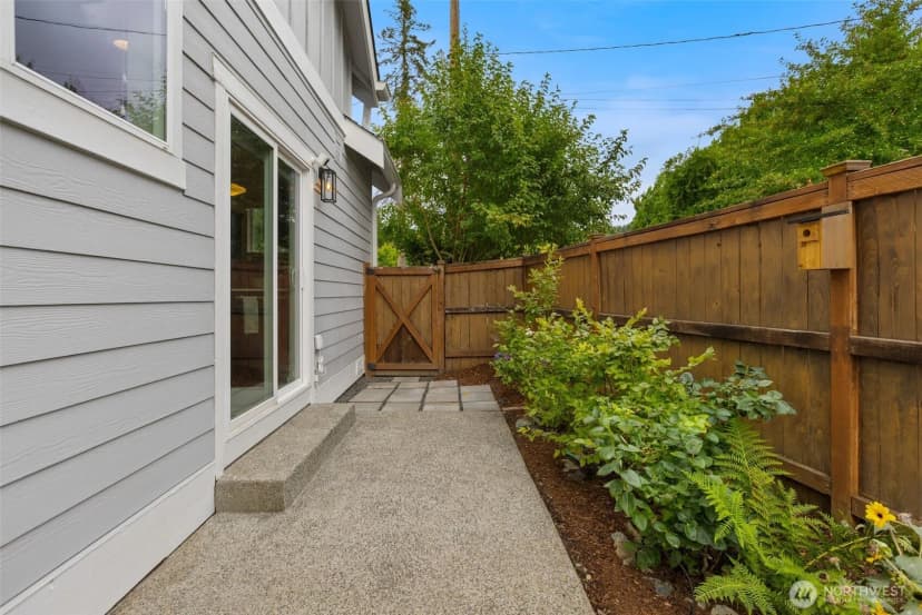 Property photo for 221 1st Place Ne, Issaquah photo 21