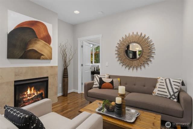 Property photo for 221 1st Place Ne, Issaquah photo 4