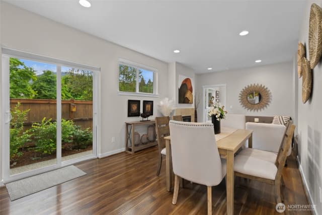 Property photo for 221 1st Place Ne, Issaquah photo 3