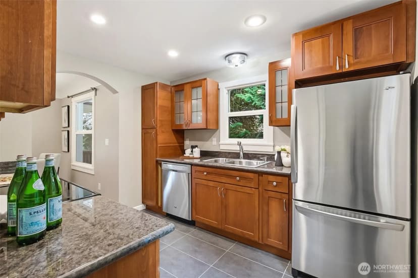 Property photo for 8800 Ravenna Avenue Ne, Seattle photo 6