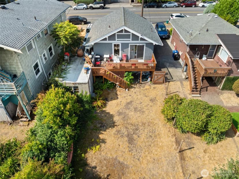 Property photo for 1722 Dexter Avenue N, Seattle photo 6