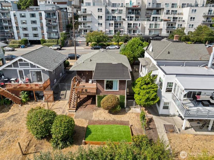 Property photo for 1722 Dexter Avenue N, Seattle photo 8