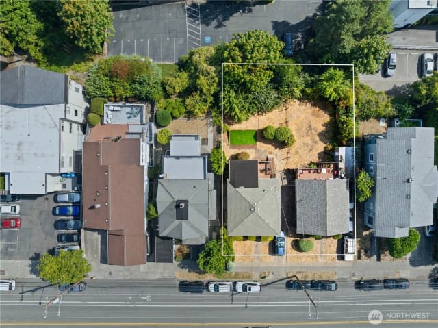 Property photo for 1722 Dexter Avenue N, Seattle photo 3