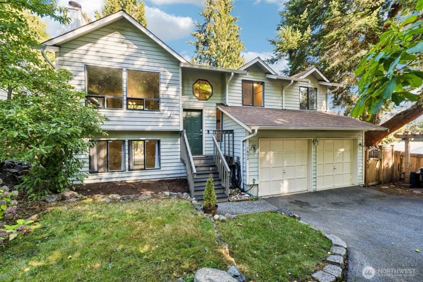 Property photo for 1632 Ne Perkins Way, Shoreline