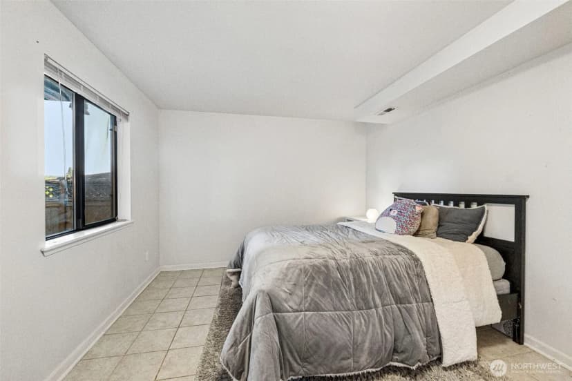 Property photo for 1632 Ne Perkins Way, Shoreline photo 24